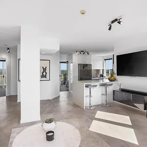 Emerald Surfers Paradise Shared Gold Coast